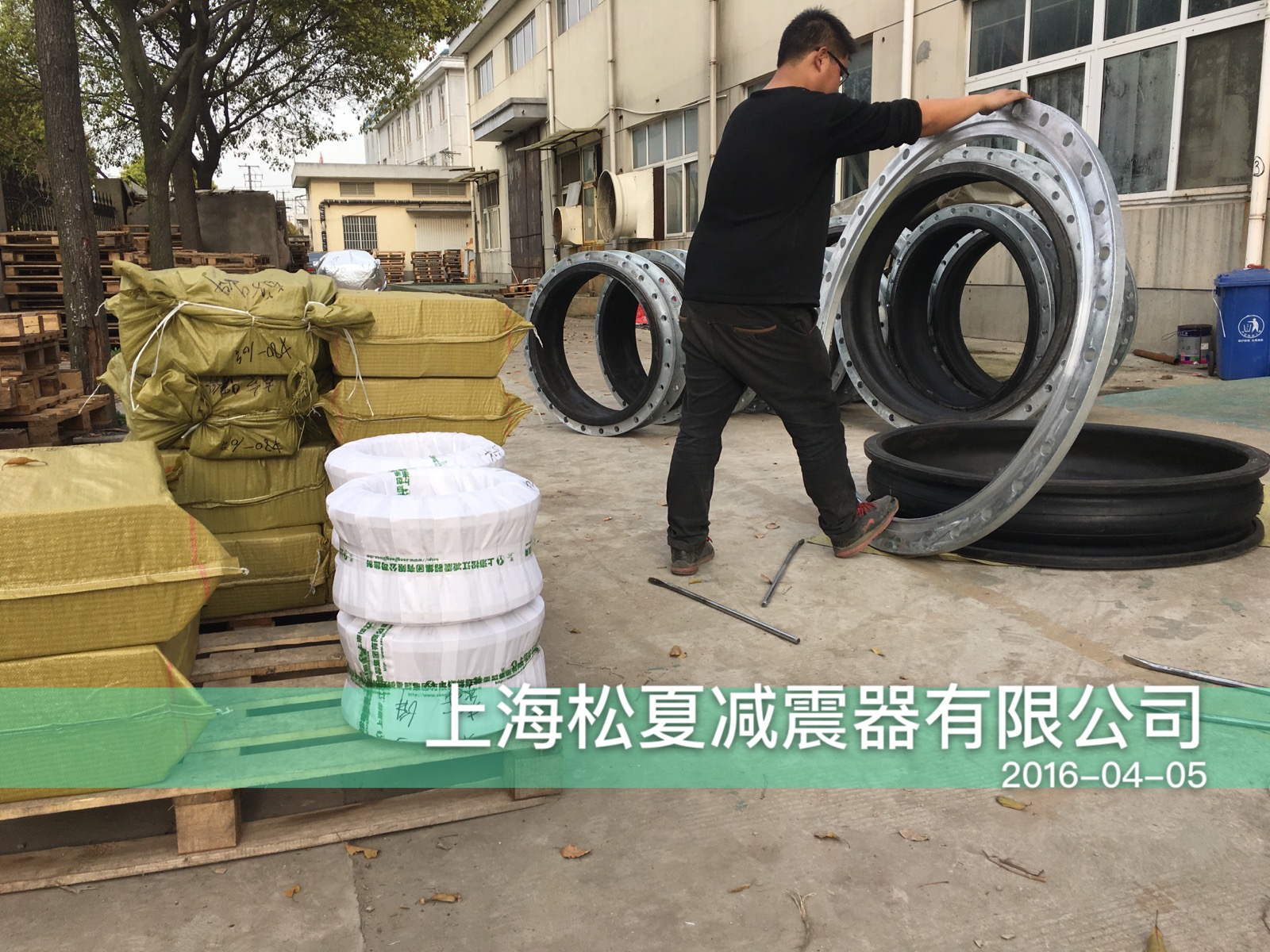 貴陽中德西格姆精密制造項(xiàng)目使用松夏橡膠接頭 貴陽中德西格姆精密制造項(xiàng)目使用松夏橡膠接頭